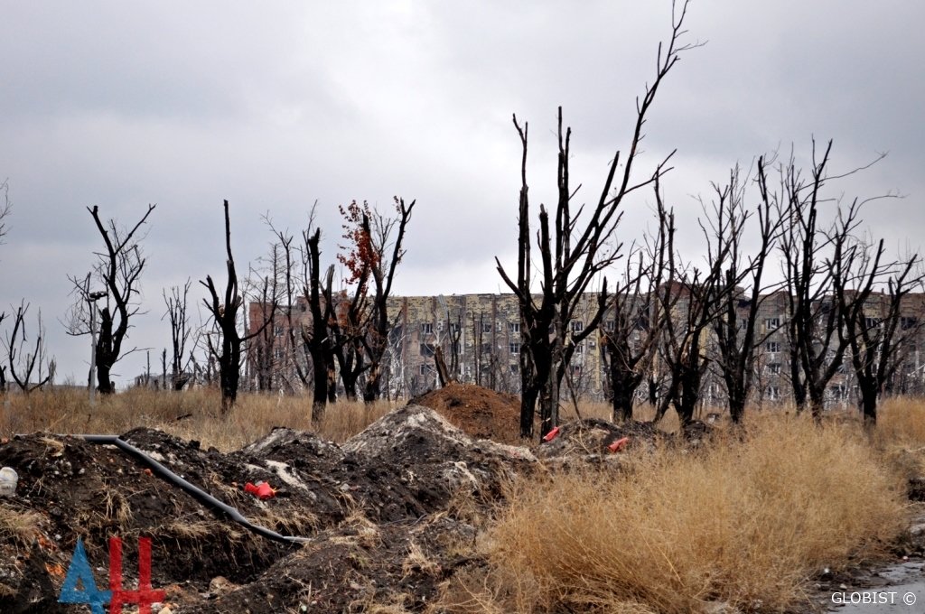 Ukrainische Armee hat in der Nacht die umliegende Gegend des Flughafens durch Granatwerfer beschossen